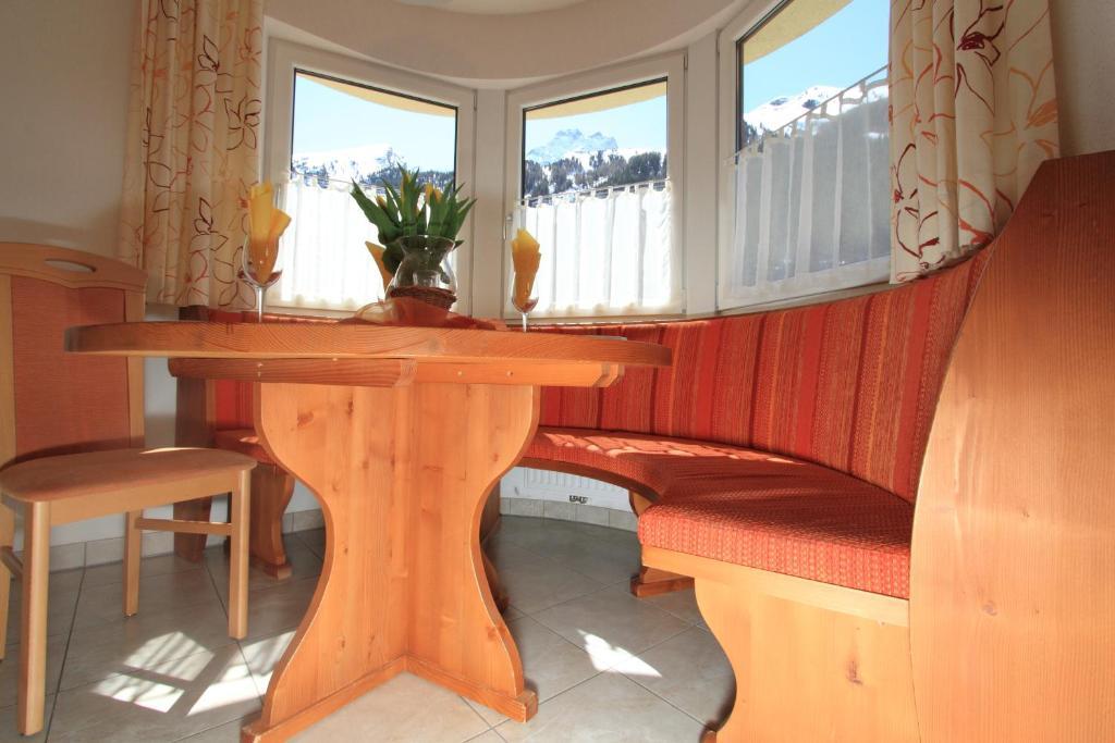 Adlerhof Apartment Sankt Leonhard im Pitztal Ruang foto