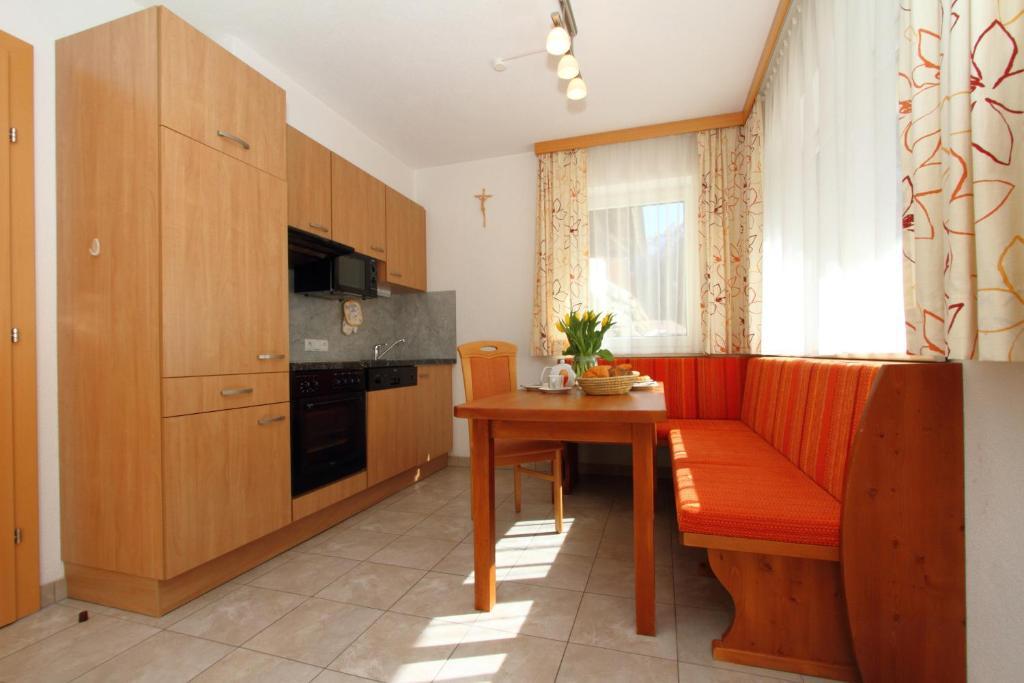 Adlerhof Apartment Sankt Leonhard im Pitztal Ruang foto